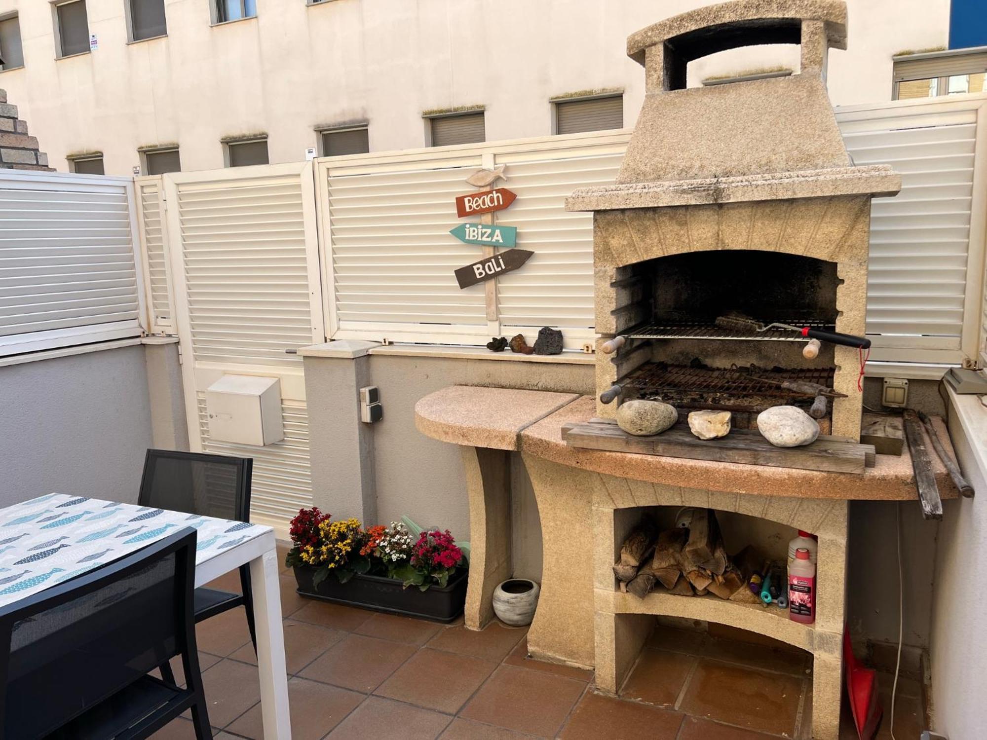 Cozy Beach House With Pool & Bbq クベリャス エクステリア 写真